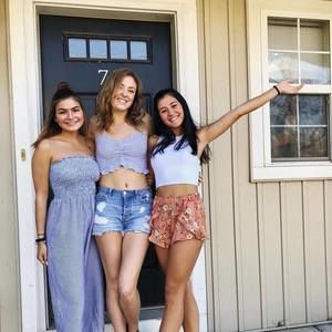 Meet your Posher, Danielle